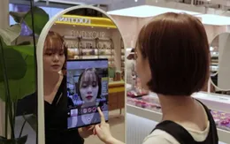 Độc đáo, thử mỹ phẩm bằng gương thực tế ảo tại Hàn Quốc