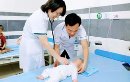 Nắng nóng kéo dài, nhiều trẻ nhập viện trong tình trạng bệnh diễn tiến nặng