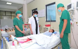 Ngã từ tầng 4 xuống đất, nam thanh niên nguy kịch
