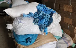 Bình Dương: Phát hiện trên 2 triệu chiếc găng tay y tế tái chế sắp tuồn ra thị trường