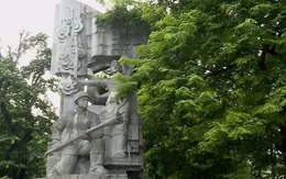 Báo động sự xuống cấp hệ thống tượng đài tại Hà Nội
