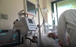 Bệnh viện Bạch Mai cử chuyên gia đầu ngành về hồi sức hỗ trợ điều trị bệnh nhân COVID-19 nặng tại An Giang
