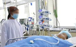 Mổ khẩn cấp cứu nữ công nhân bị xe lu cán