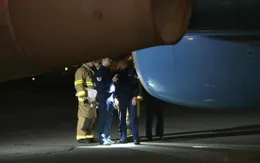 Không lực 2 chở Phó Tổng thống Mỹ hạ cánh khẩn cấp vì sự cố động cơ