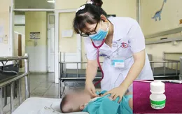 Trẻ 3 tháng tuổi ngộ độc thuốc nhỏ mũi