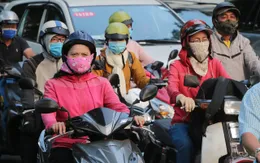 Người dân TP Hồ Chí Minh thích thú với thời tiết lạnh kỷ lục