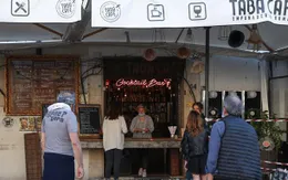 Nhiều nhà hàng tại Italy "xé rào" bất chấp lệnh cấm