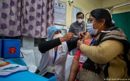 Hai nhân viên tuyến đầu tại Ấn Độ đầu tử vong sau khi tiêm vaccine ngừa COVID-19