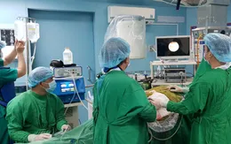 Phẫu thuật điều trị cho bệnh nhân mắc sỏi san hô 2 bên thận phức tạp