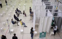 Singapore: 3 người sốc phản vệ nặng sau tiêm vaccine COVID-19
