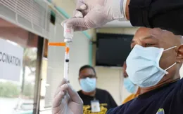 Một quốc gia có thể sẽ về đích đầu tiên trong chiến dịch tiêm vaccine COVID-19 dù... chưa có ca mắc