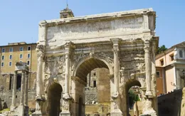 Kỳ lạ, các nhà khoa học dùng "vi khuẩn" để dọn dẹp mộ cổ