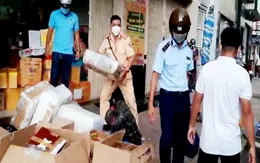 Bất ngờ kiểm tra dịch vụ vận chuyển hàng hóa, phát hiện nhiều hàng lậu gửi đi TP Hồ Chí Minh tiêu thụ