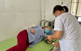 Bệnh nhân mất toàn bộ thị lực do viêm loét giác mạc