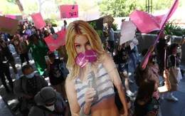 Britney Spears và cuộc chiến 13 năm giành lại tự do