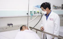 Người đàn ông nhập viện vì ngộ độc methanol