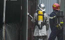 Hà Nội: Cháy kho điều hòa, người dân hốt hoảng bỏ chạy