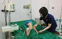 Cứu sống bé gái cận kề tử vong do hoại tử xoắn ruột