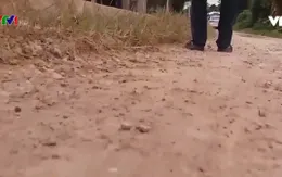 Dự án đường liên xã dở dang suốt 4 năm gây khó khăn cho người dân