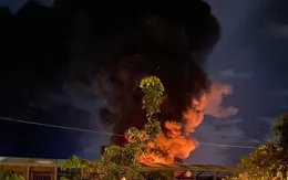 Cháy lớn tại KCN Suối Tre, TP Long Khánh, khói bốc cao hàng trăm mét