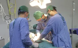 Đau bụng, mệt mỏi, cụ ông vào viện phát hiện mắc 2 ung thư đường tiêu hóa