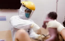 Thêm 1 bé sơ sinh con sản phụ COVID-19 chào đời khỏe mạnh