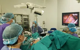 Phẫu thuật tạo hình âm đạo bằng đoạn ruột tự thân cho bệnh nhân