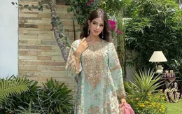 Nhan sắc đời thường quyến rũ của Tân Hoa hậu Hoàn vũ 2021