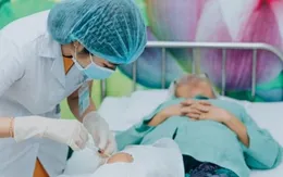 Nhiễm trùng khớp gối vì tự ý tiêm thuốc không rõ nguồn gốc