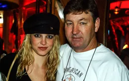 Thoát khỏi quyền giám hộ, Britney Spears vẫn bị bố ruột đòi tiền