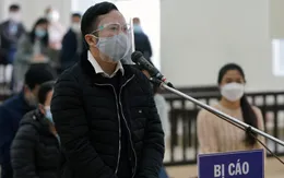 Xét xử 10 bị cáo trong vụ mua bán bằng giả tại Trường Đại học Đông Đô