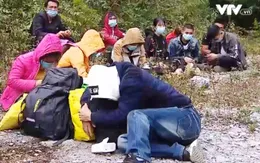 Sống chui lủi, đói khát, người nhập cảnh trái phép thậm chí... bỏ mạng