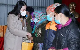 Phó Chủ tịch nước Võ Thị Ánh Xuân thăm, tặng quà tại huyện Phong Thổ, Lai Châu