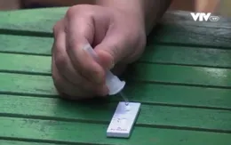 Người dân khi test nhanh dương tính với SARS-CoV-2 cần liên hệ ngay với y tế địa phương