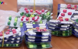 Mua bán tràn lan thuốc điều trị COVID-19: Coi chừng tiền mất, tật mang