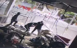 Nhóm người lạ mặt ngang nhiên gây rối, hành hung nhân viên ngân hàng