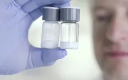 Tiêm vaccine giúp giảm nguy cơ lây nhiễm trong gia đình có người mắc COVID-19