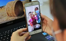"Mẹ đi bắt con virus, bao giờ bắt được mẹ về với con"