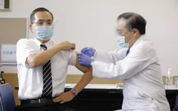 Nhật Bản đề xuất cho nhân viên nghỉ làm để tiêm vaccine