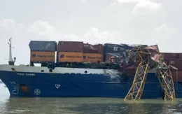 Tàu hàng hơn 8.000 tấn đâm gãy cần cẩu thi công cầu Phước Khánh