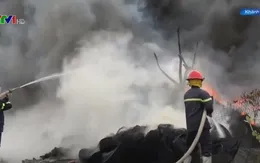Hiểm họa cháy nổ từ những kho phế liệu giữa khu dân cư