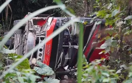 Xe khách mất lái rơi xuống vực sâu, phụ xe tử vong tại chỗ
