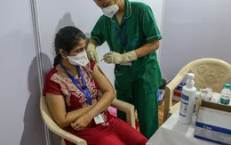 Bệnh viện tư Ấn Độ tính phí 250 rupee cho mỗi liều vaccine COVID-19