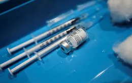 Thử nghiệm tiêm phối hợp vaccine để ngăn biến chủng virus