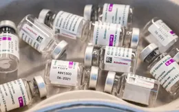 Nhiều nước tiếp tục triển khai tiêm vaccine ngừa COVID-19 của AstraZeneca