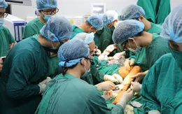 Người đàn ông biến dạng khuôn mặt vì khối u men răng