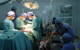 Cứu người phụ nữ vỡ tim do tai nạn giao thông