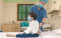Bệnh nhi ghép tim nhỏ tuổi nhất Việt Nam được ra viện