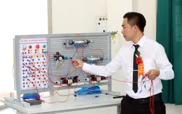 Bỏ quy định nhà giáo giáo dục nghề nghiệp phải có chứng chỉ tin học, ngoại ngữ