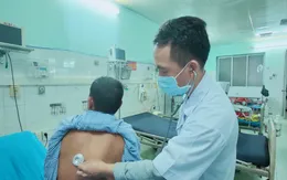 Hút phải điếu cày có cỏ Mỹ của người cháu, người đàn ông nhập viện